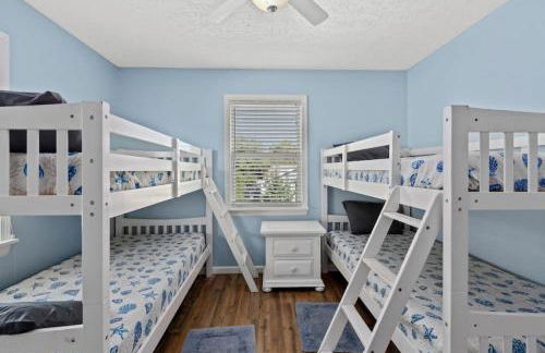 Anchors Away - Private Pool, Seasonal Hot Tub, Game Room, Walk to Beach, Pets OK - Photo 21