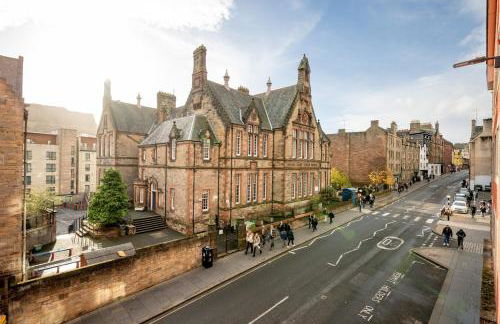 Royal Mile Retreat - Photo 9