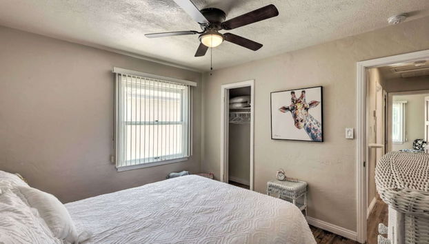 Bakersfield City Home w Patio and Garden - Photo 5, Chambre