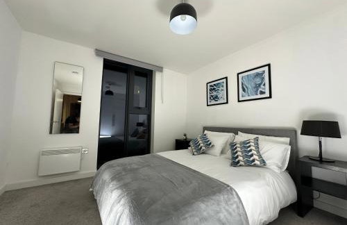 Cozy City Centre Apartment with Free Gym and Free Coffee - Photo 79