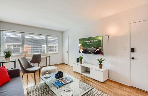 Walk to Beach - KING Apt In #1 Area - AB - Photo 10