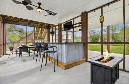 Old Town Bay St. Louis Outdoor Bar Area Game Room - Foto 42