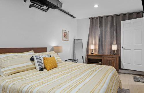 NFL Game-Day Base South Side near Acrisure - Foto 29