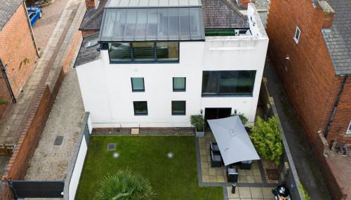 Thrushley Cottage in Wakefield - sleeps 7 - with roof terrace - Foto 1, Garden, Garden view