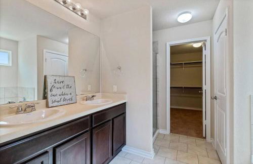 5 Bedroom Luxurious Retreat in Schertz, San Antonio - Foto 12