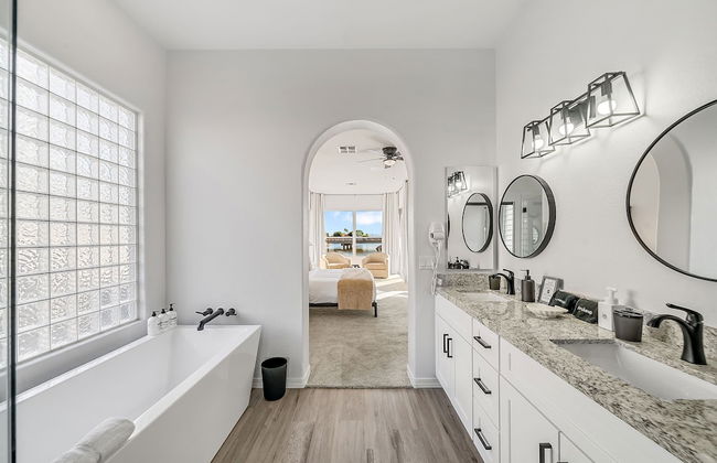 Lakefront Oasis - Foto 25