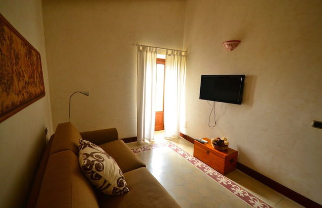 Elegant, Historical Villa with Swimming Pool in Rural Region near Etna - Foto 14