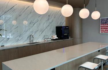 Bright, Modern Studio in White Plans - Foto 4