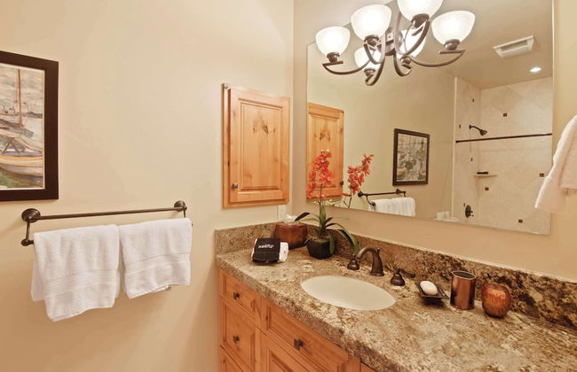 Wulf's Lodge at Olympic Valley Unwind in Hot Tub! - Photo 17