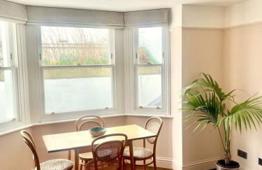 The Hideaway - 1 bed apartment in central Brighton - Foto 2