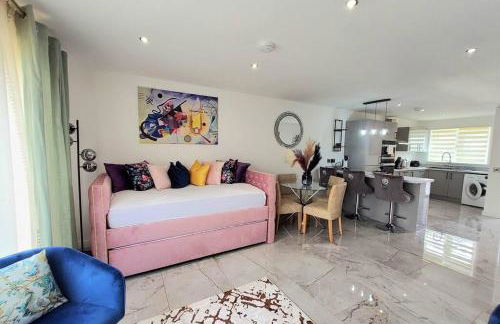 Three Bedrooms House By Sensational Stay Short Lets & Serviced Accommodation With Free Parking & Wi-fi - Foto 17