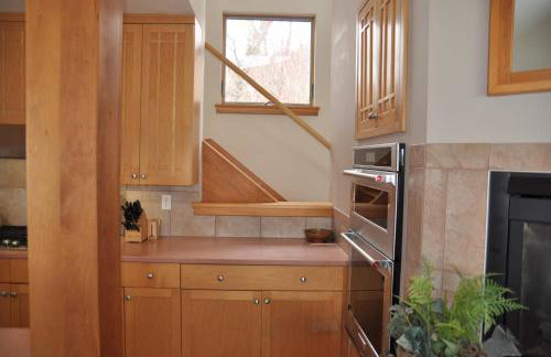 Risingwater Newly Listed Stunning Home with 150-Foot Beachfront in the Finger Lakes - Foto 20