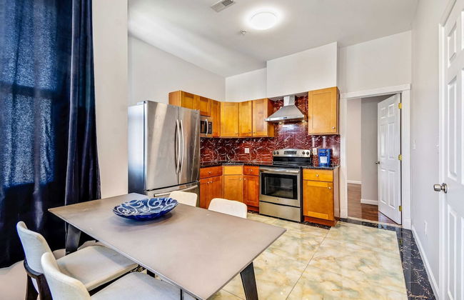 Retreat in a Stylish 2BD Apartment in the Heart of the City - Foto 6