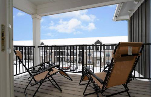 Sunrise Glow Spacious 2BR 2BA 2 King Beds Gym WFH - Foto 2