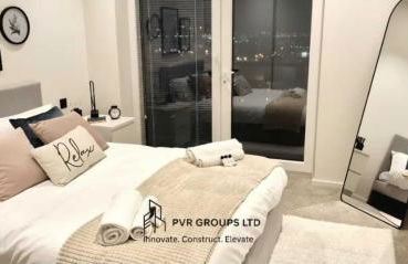 Canary Wharf Riverside Flat - Balcony - DLR 2 mins - Fast WiFi - Sleeps 3 - Photo 4