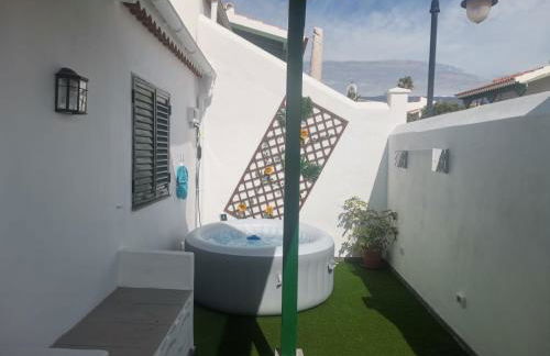 CHALET CON JACUZZI CLIMATIZADO, BARBACOA Y CERCA DE LA PLAYA - Foto 2