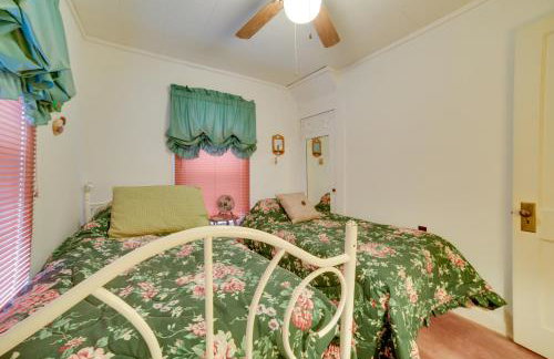 Peaceful Hazel Cottage with Deck and Yard! - Foto 22