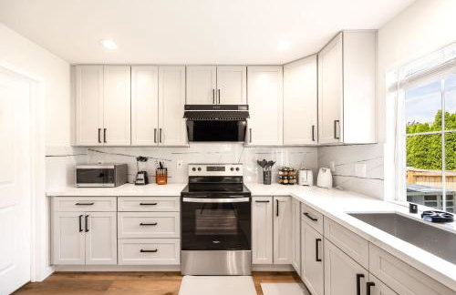 Newly Remodeled Hilltop 4B Retreat with Gym - Foto 17