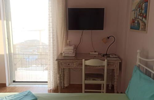 Plagia's Sunset Apartments - Photo 57