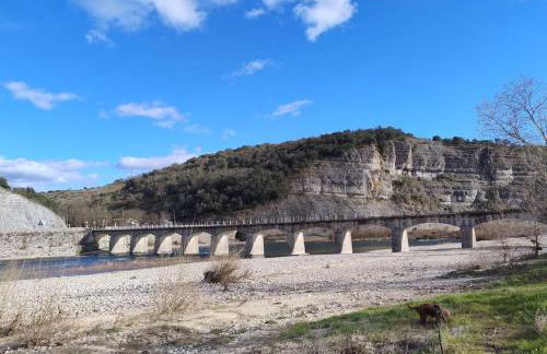 Gites l’Olivier avec piscine - Foto 33