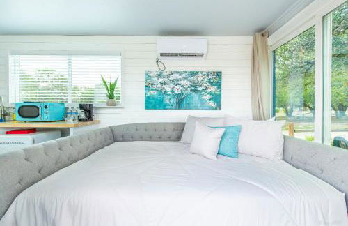 The Container Retreat @ 290 Wine Trail #1 Escape to Hye, TX - Foto 11