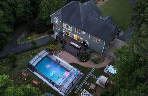 Spacious 6 Bedroom Home with a Heated Salt Water Pool, Theater & Game Room - Foto 1