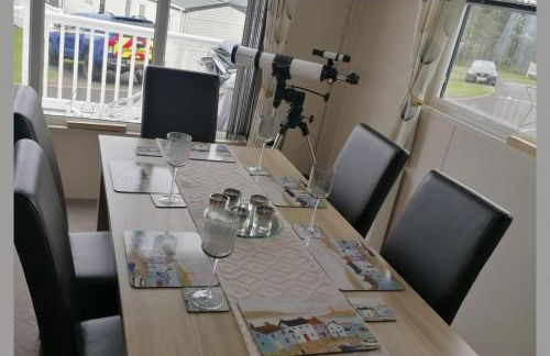 3-Bed Lodge with SeaView-Fireplace-Garden-FreeP - Photo 11