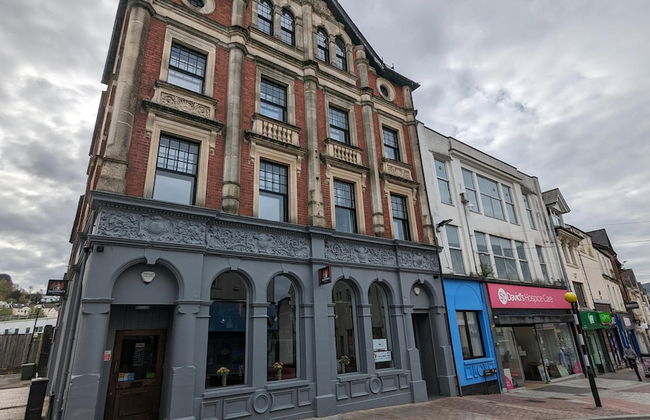 Spacious Penthouse Apartment in Merthyr Tydfil - Foto 1