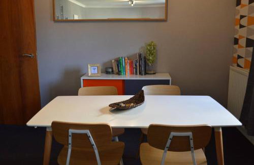 Large 2 bed flat, 2 bath, free parking & lift - Foto 8