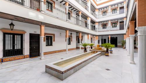 Center of Seville! Luxury apartment in Sevillian Manor House! - Photo 2