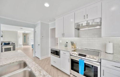 Island Paradise 3 Bed Waterfront/Heated Pool - Foto 17