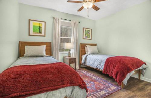 Mountain Views, Hot Tub, Firepit, dog friendly, EV connector - Foto 9