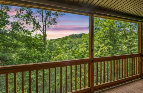Peaceful Lake Lure Cabin, Hot Tub, Huge Screened Porch, Private Beach - Foto 24