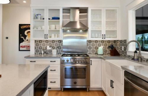 Completely Remodeled Farmhouse With Stunning Views Of Dry Creek Valley - Foto 4