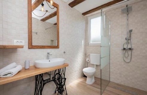 Beautiful Home In Donji Prolozac - Foto 42