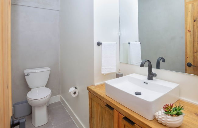 Awesome Over The Water Overlooking West End - Aire Agua 3 Bedroom Home by RedAwning - Photo 21