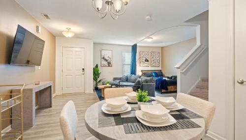 4BR Townhouse King Bed 2-Story Near NC State - Foto 3