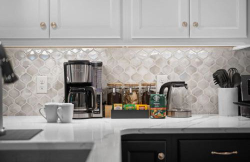 Stunning Penthouse Double King Suite on Butler Street with rooftop deck and free off street parking - Foto 54