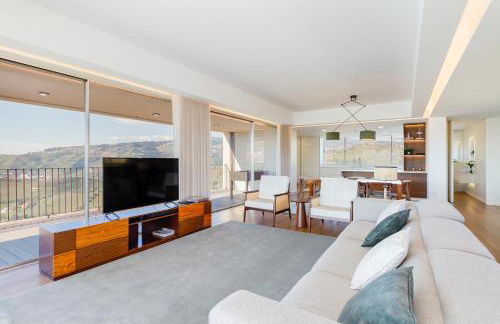 Douro Valley Luxury Home with Vineyard and Infinity Pool - Photo 11