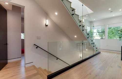 Posh Luxury Modern Home with Pool Spa and Rooftop Deck - Foto 15