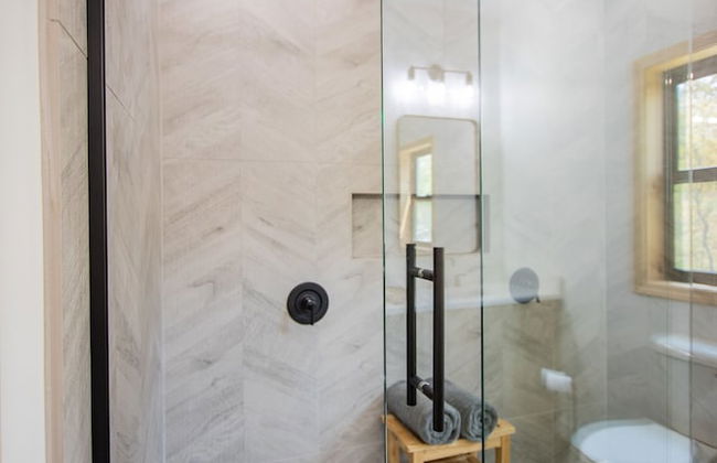 Amazing Lake House With Beach Access 4 Bedroom Home by RedAwning - Foto 27