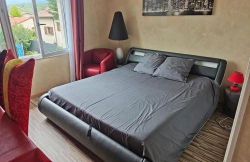 independent apartment in house with 3 bedrooms - Foto 12