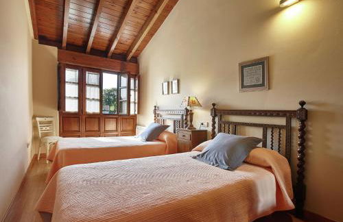 Mansion with Pool & Terrace - Foto 7