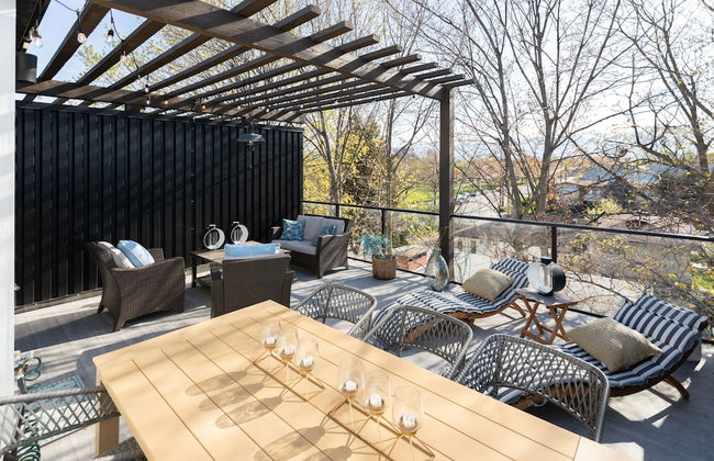 DT 3-lvl Townhouse w Rooftop Patio - Photo 49