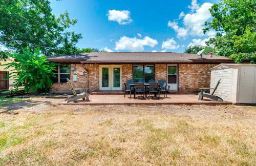 2 Mi to Kyle Field Bryan Home with Fenced Yard - Photo 1