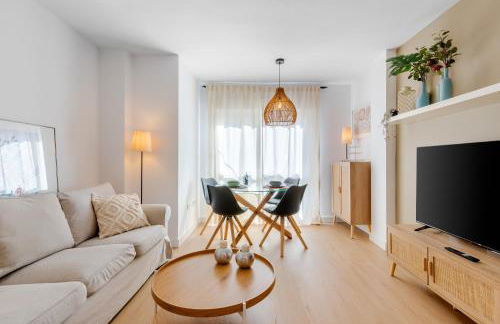 WintowinRentals Modern Apartment with Private Indoor Patio in Málaga - Foto 1