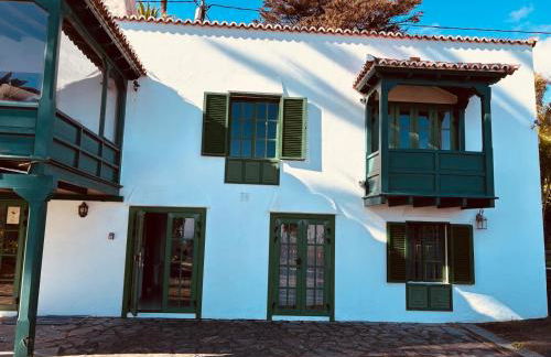 Spacious characterful villa with spectacular views in quiet rural setting. - Foto 2