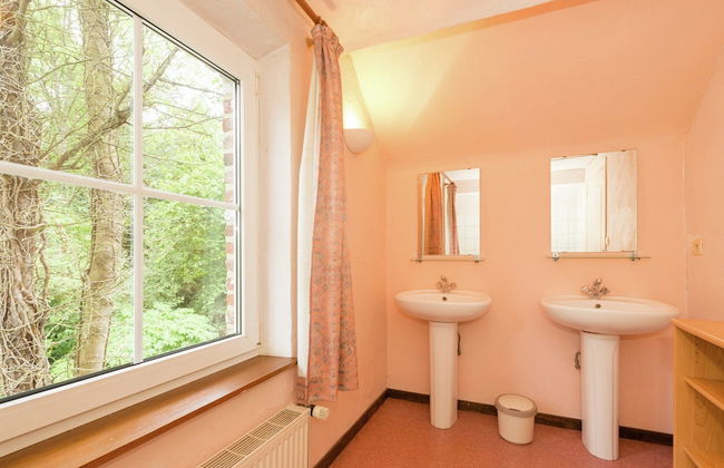 Glorious Holiday Home in Wéris with Hot Tub - Photo 16