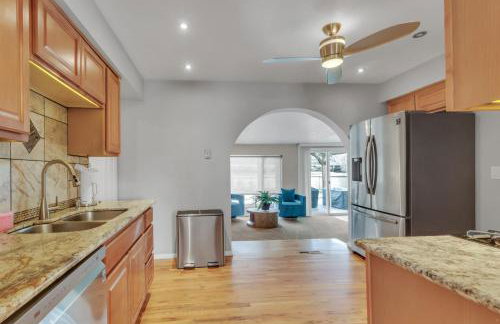 Chic Family Retreat with Game Room backyard with fire pit and minutes to Downtown! - Photo 17