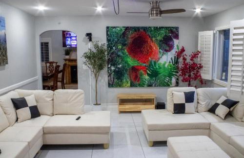 Heated Salt Pool, BBQ, Movie Projector, Stereo, Billiards Table, Arcade Game, Darts - Stone Sanctuary NW at Childrens Memorial Park, Pool Heat Optional - Foto 3